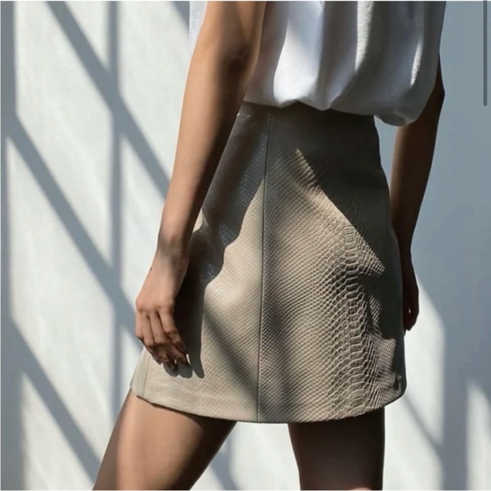 Aritzia Tan babaton vegan leather skirt
